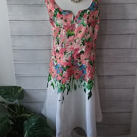 Dress multicolor floral printed dress size 20 Host pick October. - Picture 2 of 10